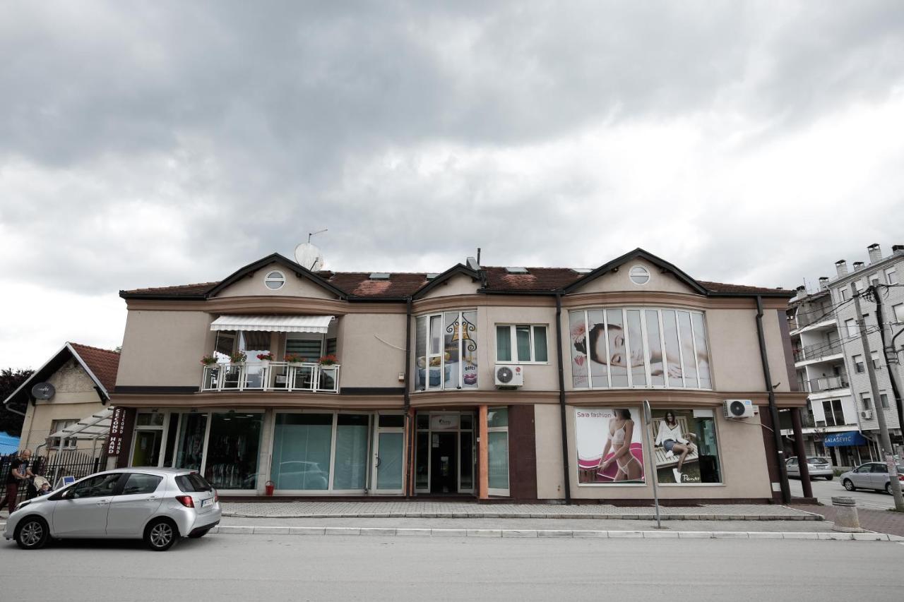 Cherry Apartmani Gornji Milanovac Exterior foto